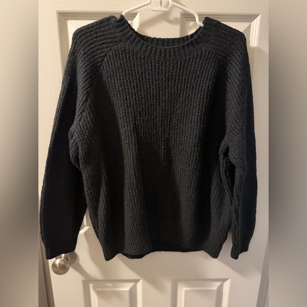 Old Navy women’s  Black Crewneck Sweater